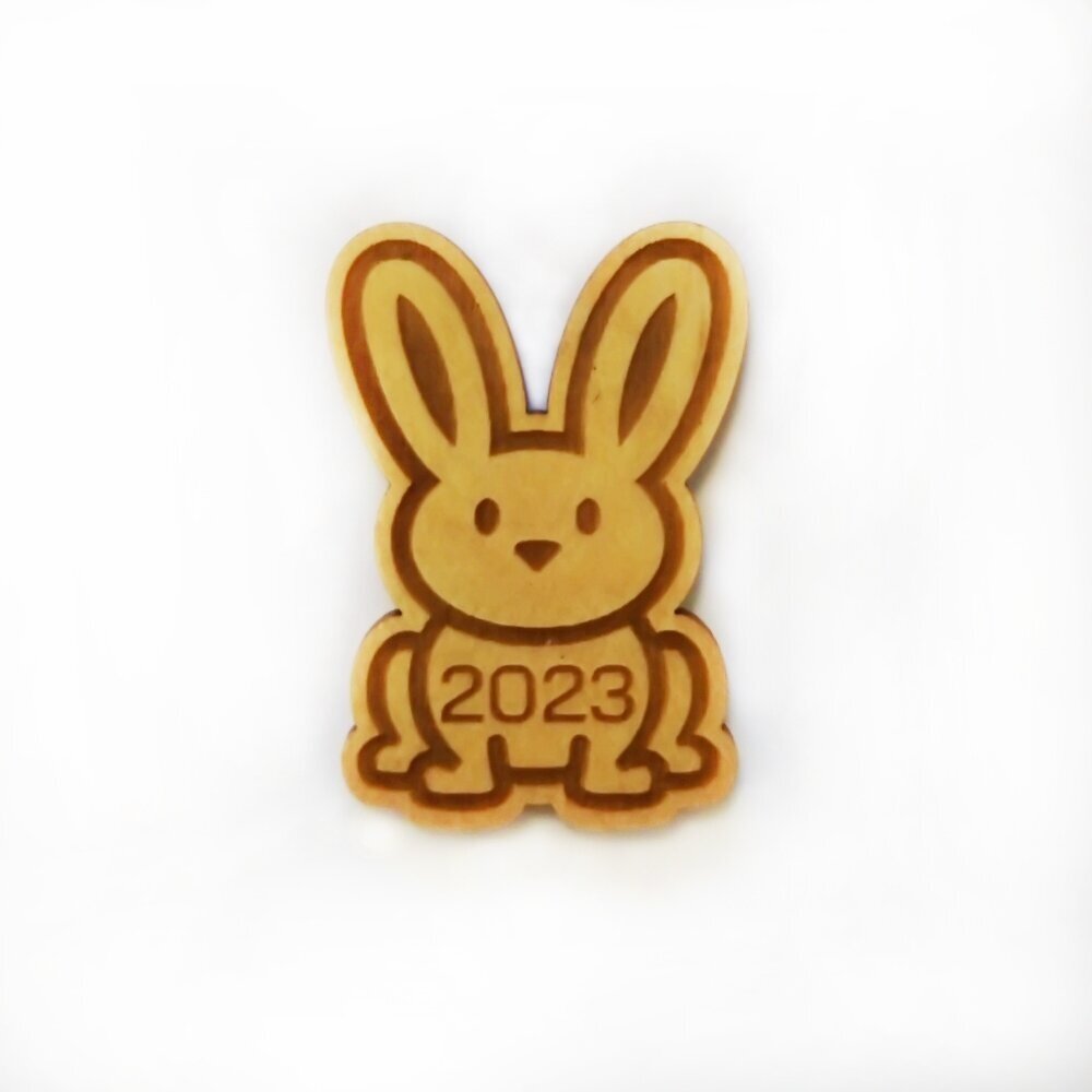 Medinis magnetukas "Triušis 2023"