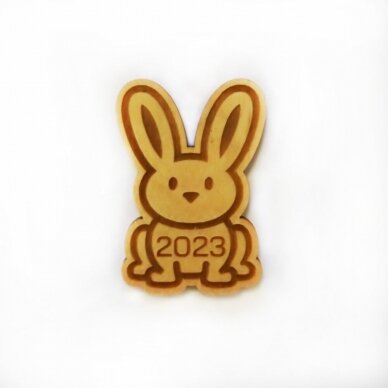 Medinis magnetukas "Triušis 2023" Medinis magnetukas "Triušis 2023"
